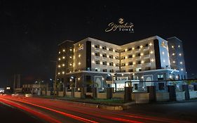 De Signature Tower Hotel & Suites